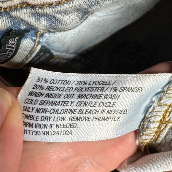 Wild Fable Light Blue High Rise Flare Jeans Size 4 - Picture 11 of 11